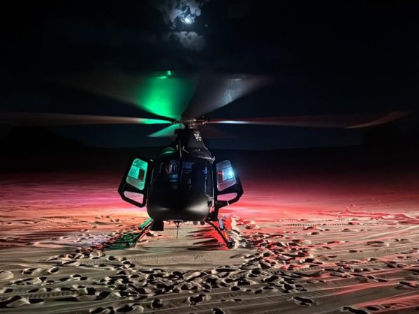 Potiguar 2, realiza resgate de vítima de capotamento em cima de duna no litoral do RN — Foto: Sesed/Divulgação