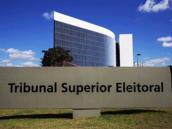 TSE vai analisar suspeitas de uso de dinheiro vivo para caixa 2 nas eleições deste ano (Foto: Lalo de Almeida / Folhapress)