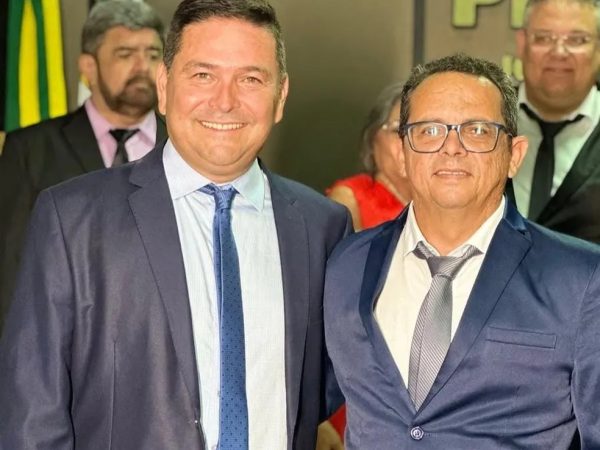 O prefeito de Condado, Caio Rodrigo Bezerra Paixão (Republicanos), e o vice-prefeito Francisco Pereira dos Santos Júnior (PSB) — Foto: Arquivo pessoal/Instagram