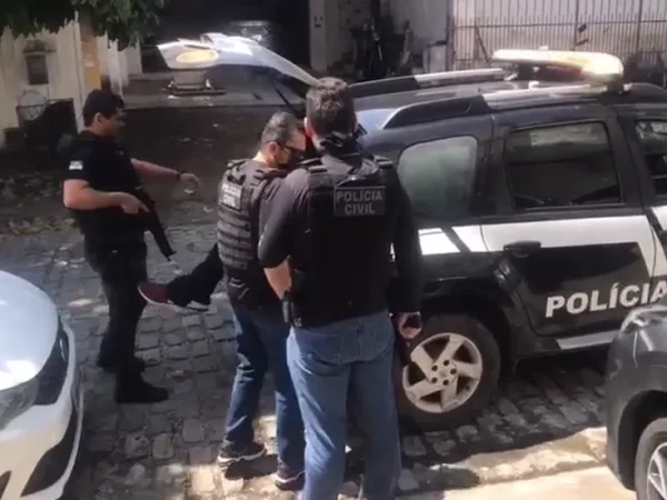Homem é preso suspeito de estuprar enteada de 12 anos e agredir esposa que defendeu a filha. — Foto: Divulgação/Polícia Civil
