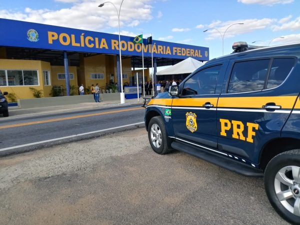 Idoso morre após colisão de moto com carro no Agreste da Paraíba — Foto: PRF/Divulgação