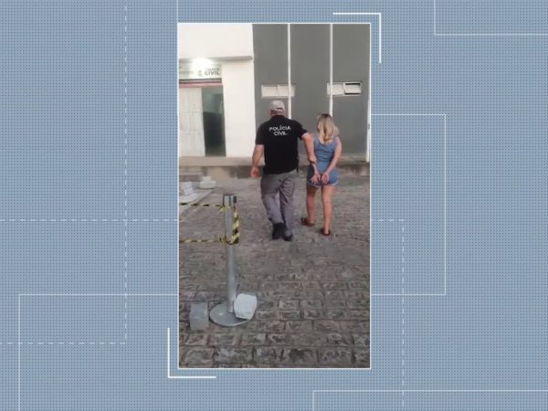 Mulher de 45 anos é presa suspeita de tentar matar namorado de 16 anos em Campina Grande — Foto: Reprodução/TV Cabo Branco