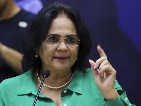 A senadora eleita, Damares Alves, participa de apresentação das ações do Programa de Proteção e Promoção da Saúde Menstrual