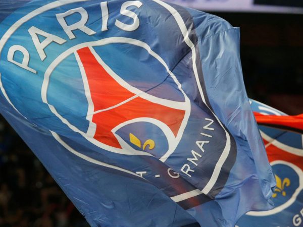 Bandeiras do Paris St Germain em jogo contra Caen
 12/8/2018      REUTERS/Regis Duvignau