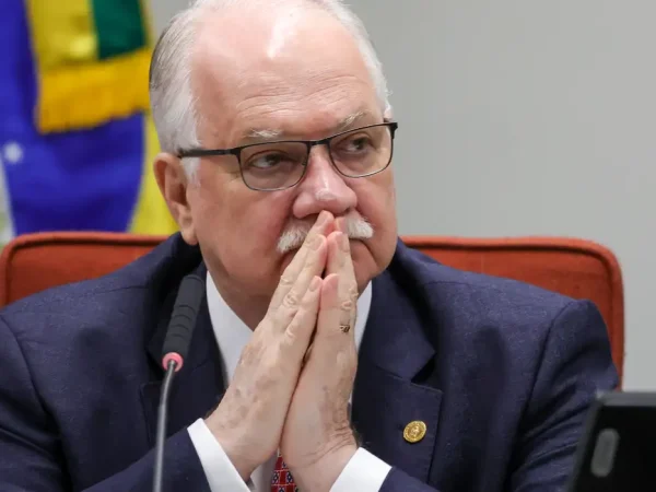 Brasília (DF) 09/12/2024  O ministro do STF,  Edson Fachin, relator do recurso que trata da relação entre motoristas e plataformas digitais de transporte, preside audiência pública para tratar do tema  Foto: Fabio Rodrigues-Pozzebom/ Agência Brasil