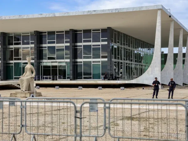 Brasília, (DF) 25/03/2025 - O Supremo Tribunal Federal começa a julgar, o ex-presidente Jair Bolsonaro e mais sete denunciados pela trama golpista vão se tornar réus na ação.
O caso será julgado pela Primeira Turma da Corte, colegiado formado por cinco dos 11 ministros que compõem o tribunal. 
Foto: Fabio Rodrigues-Pozzebom/Agência Brasil