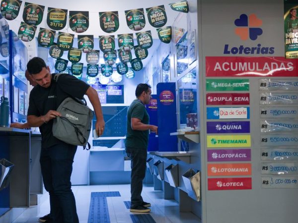 Brasília, DF 31/12/2025 - A Mega-Sena da Virada será sorteada nesta quarta-feira (31) à noite, em São Paulo. O concurso pagará um prêmio estimado de R$ 1 bilhão aos acertadores das seis dezenas. Foto: Fabio Rodrigues-Pozzebom/ Agência Brasil