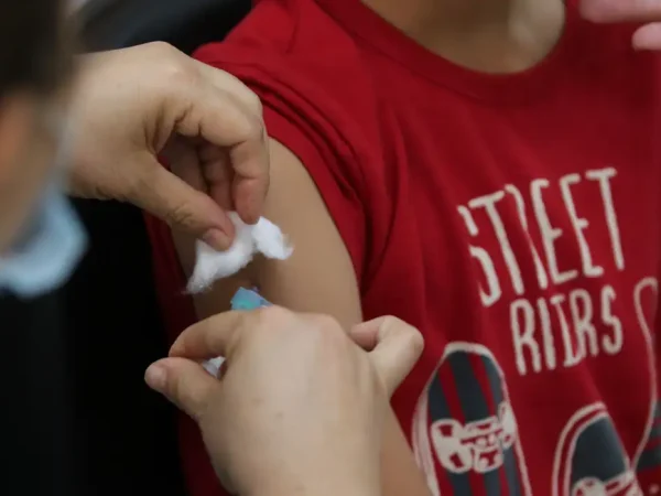 O Distrito Federal começou a vacinar crianças acima de 6 anos contra a COVID-19