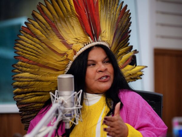 Brasília (DF), 20/12/2023, Sônia Guajajara, ministra dos Povos Indígenas, durante entrevista no programa Bom Dia, Ministra, nos estúdios da EBC.  Foto: Rafa Neddermeyer/Agência Brasil