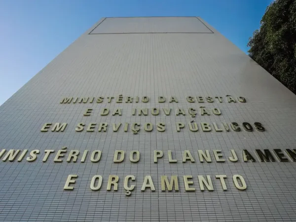 Brasília (DF), 15/04/2024, Fachada do prédio do Ministério do Planejamento e Orçamento (MPO), na Esplanada dos Ministérios.  Foto: Rafa Neddermeyer/ Agência Brasil