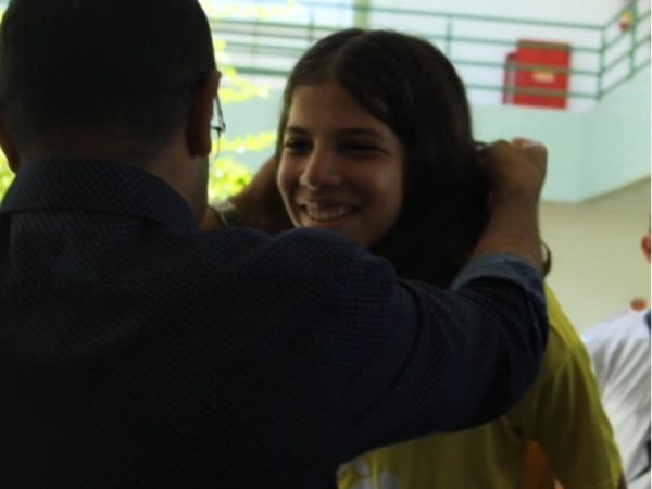 Paraibana de 17 anos participa de intercâmbio na China com bolsa integral — Foto: Reprodução / Raissa Alves