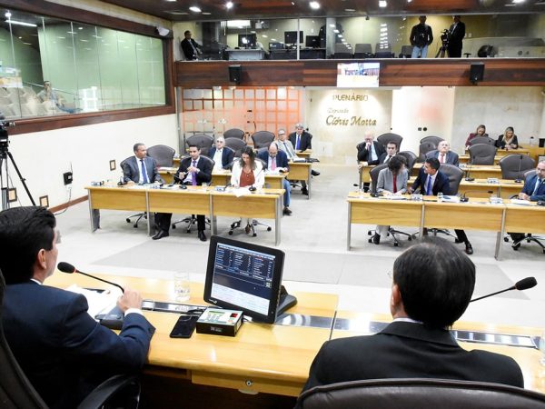 As mudanças propostas pelo governo foram debatidas durante a sessão desta quarta — Foto: Eduardo Maia