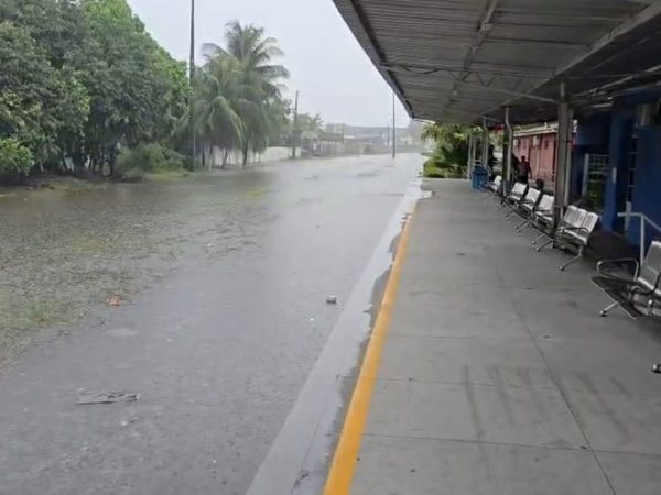 Chuvas suspendem circulação de trens em João Pessoa nesta quarta-feira (1°) — Foto: Reprodução