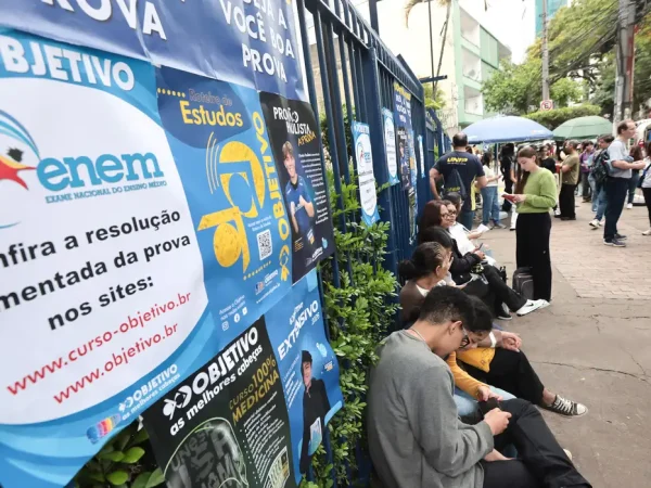 São Paulo (SP), 22/12/2025 - Retrospectiva 2025 - Foto feita em  09/11/2025 - Estudantes no primeiro dia de provas do ENEM na UNIP Vergueiro em São Paulo. Foto: Paulo Pinto/Agência Brasil.