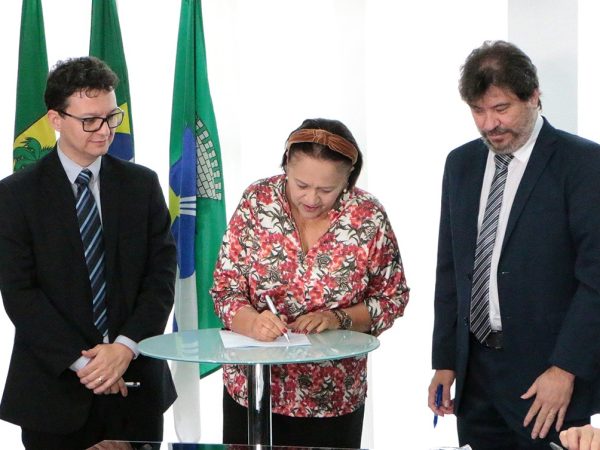 Novo acordo do Governo do RN com o Banco do Brasil foi firmado nesta segunda (26) — Foto: Demis Roussos