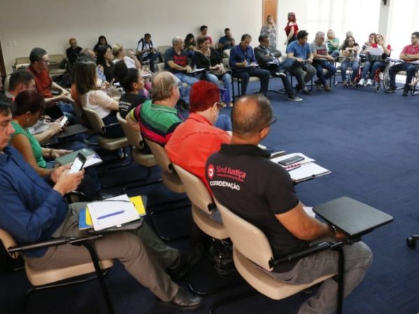O anúncio foi feito na reunião do Fórum dos Servidores, realizada no Auditório da Governadoria — Foto: Ivanízio Ramos