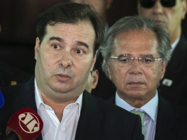 Presidente da Câmara disse também que o ministro da Economia, Paulo Guedes, "está desequilibrado" — Foto: Sérgio Lima/PODER 360