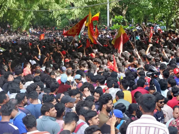 Torcida celebra título do Royal Challengers Bengaluru
 4/6/2025   REUTERS/Stringer