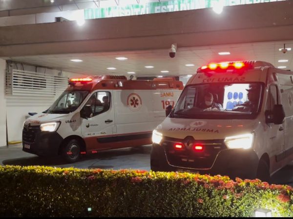 Vítimas foram socorridas para o Hospital de Trauma de João Pessoa — Foto: Flávio Fernandes/TV Cabo Branco