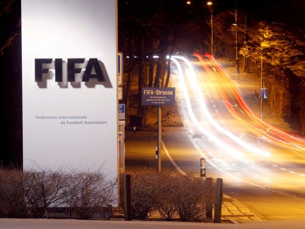 Logo da Fifa em sua sede em Zurique
 27/2/2022   REUTERS/Arnd Wiegmann