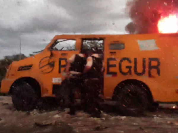 Ataque ao carro-forte aconteceu entre as cidades de Assu e Mossoró. (Foto: Divulgação / PRF)