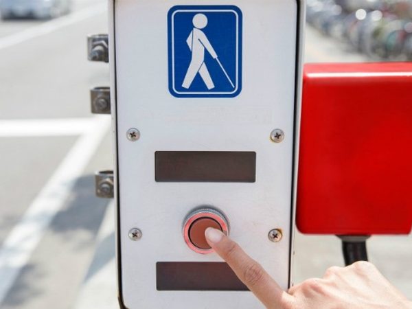 Objetivo dos semáforos sonoros é auxiliar na orientação de pessoas com deficiência visual — Foto: Reprodução/ TV Liberal