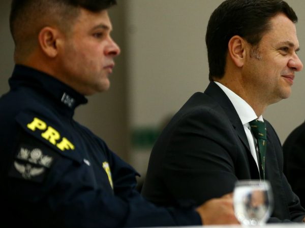 Silvinei Vasques, ex-diretor-geral da PRF, e Anderson Torres, ex-ministro da Justiça, foram indiciados pela PF.