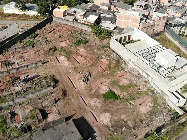 Vista aérea de terreno do sítio Morumbi, jardim Panorama, São Paulo, onde foram realizadas pesquisas em 2022. Foto: Letícia Correa/ Zanettini Arqueologia