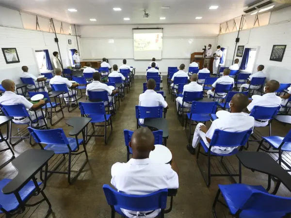 Jovens do serviço militar recebem capacitação e treinamento profissional para o mercado de trabalho através do Projeto Soldado-Cidadão.