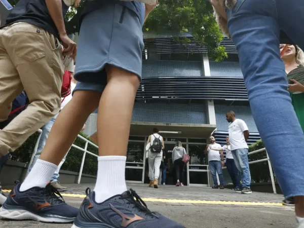 São Paulo (SP), 10/11/2024 - Estudantes  no segundo dia de provas do ENEM na UNIP Vergueiro em São Paulo. Foto: Paulo Pinto/Agência Brasil