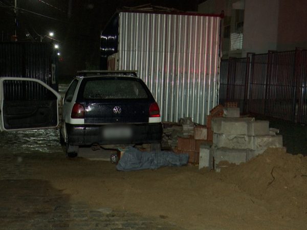 Dois homens morrem em confronto com a polícia após assalto em obra, em Campina Grande — Foto: Reprodução/TV Paraíba