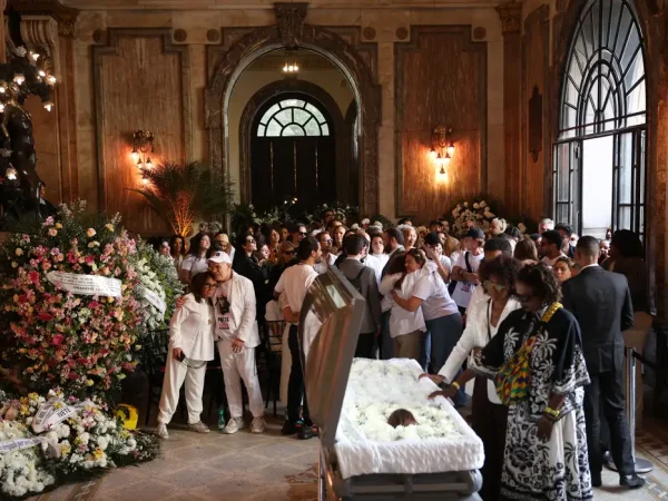 Rio de Janeiro (RJ), 25/07/2025 - Familiares, amigos e fãs dão último adeus à Preta Gil, durante velório no Theatro Municipal do Rio de Janeiro. Foto: Tomaz Silva/Agência Brasil