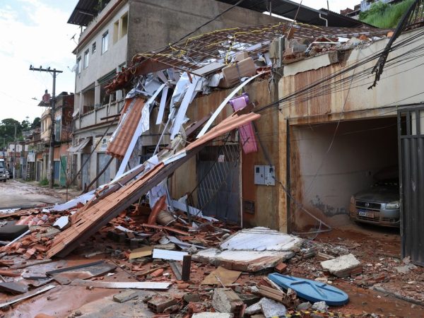 Juiz de Fora (MG), 25/02/2026 – Casas são destruídas após fortes chuvas no bairro Cerâmica, na zona sudeste de Juiz de Fora. Foto: Tomaz Silva/Agência Brasil