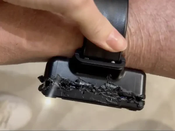 Brasília (DF), 22/11/2025 - Tornozeleira do ex-presidente Jair Bolsonaro com marcas de tentativa de violação. Foto: SEAP/Divulgação