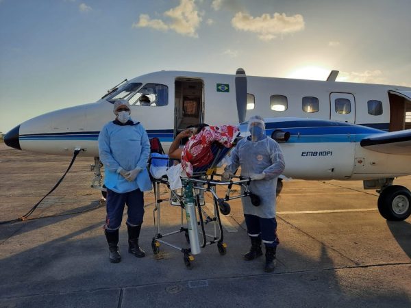 Essa foi à primeira transferência de pacientes por transporte aéreo para hospitais de Mossoró. — Foto: Divulgação/Sesap