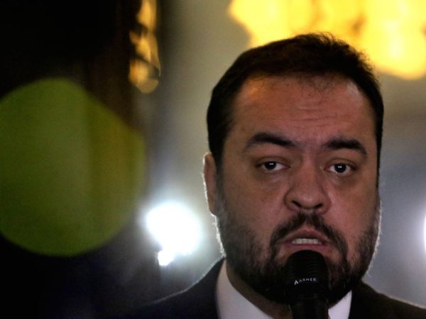 Rio de Janeiro (RJ), 06/10/2023 - O secretário-executivo do ministério da Justiça e Segurança Pública, Ricardo Cappelli, e o governador do Rio de Janeiro, Claudio Castro, falam com a imprensa após reunião no Palácio Guanabara. Foto:Tânia Rêgo/Agência Brasil