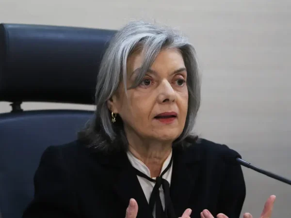 A ministra do Supremo Tribunal Federal (STF) Cármen Lúcia palestra no curso de iniciação para  juízes que tomaram posse este ano, na Escola da Magistratura do Estado do Rio (Emerj), no centro da cidade.