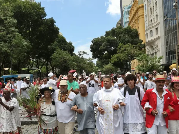 2º Procissão do Zé Pelintra saindo do santuário nos Arcos da Lapa e finalizando na Cinelândia, no centro da cidade, com um ato contra a intolerância religiosa.
