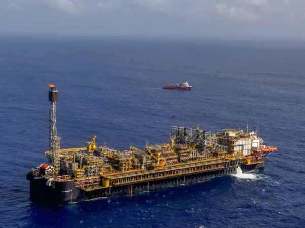 Rio de Janeiro (RJ), 28/09/2023 - Vista aérea do navio-plataforma P-71, instalado no campo de Itapu, no pré-sal da Bacia de Santos, a 200 km da costa do Rio de Janeiro. Foto:Tânia Rêgo/Agência Brasil