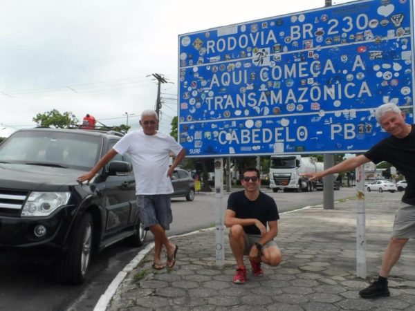 Pai, filho e primo da família cruzam o Brasil de carro pela Rodovia Transamazônica, a terceira maior do Brasil — Foto: Reprodução/Arquivo pessoal