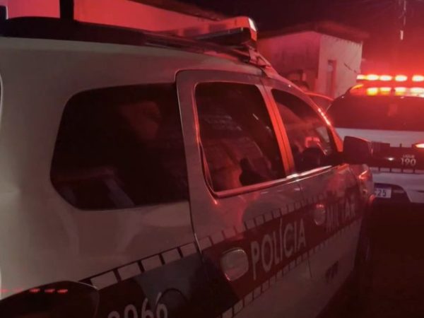 Jovem de 19 anos é executado após suspeitos se passarem por policiais em Bayeux, na PB — Foto: Reprodução / TV Cabo Branco