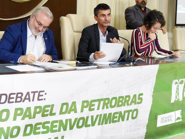 O debate foi proposto pelo senador Jean-Paul Prates (PT/RN) e teve a presença dos deputados Souza Neto (PHS), Isolda Dantas (PT) e Francisco do PT.