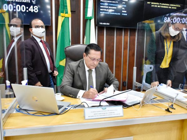 Presidente da Assembleia apresentou projeto de Lei que institui no Calendário Oficial o Dia Caprinocultor — Foto: João Gilberto