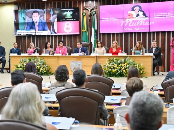 Sessão Solene para celebrar o Dia Internacional da Mulher comemorado em 8 de março. — Foto: João Gilberto