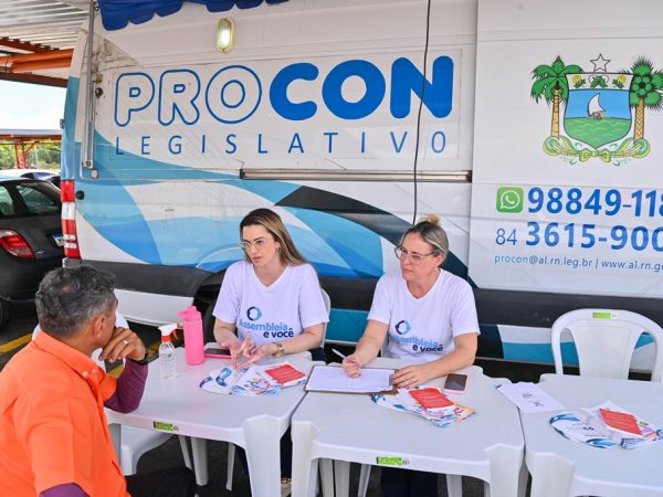 Legislativo promove esclarecimentos e oferece orientações aos consumidores de Natal e Parnamirim. — Foto: João Gilberto