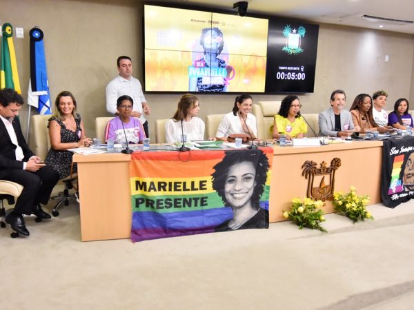 O debate ocorreu no dia em que as mortes de Marielle Franco e Anderson Gomes, completam seis anos. — Foto: João Gilberto
