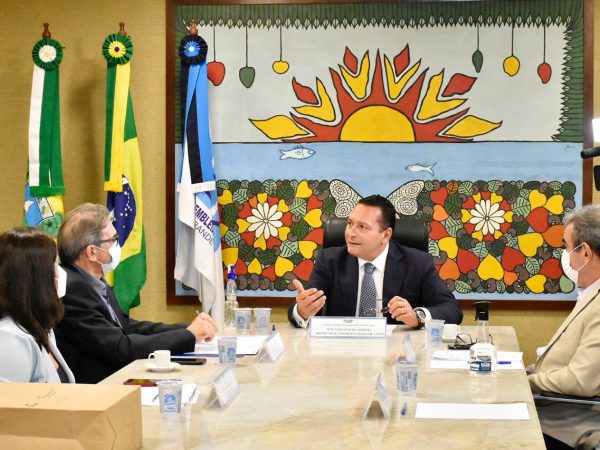 Marcelo Queiroz realizou uma visita de cortesia ao presidente do Legislativo potiguar. — Foto: Eduardo Maia