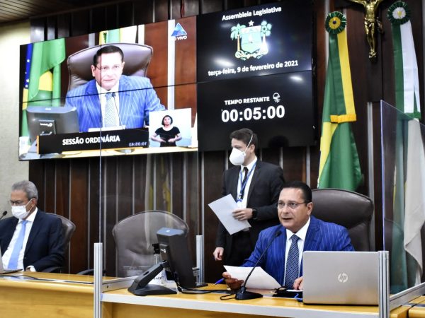 A reunião foi presidida pelo presidente da Assembleia Legislativa, deputado Ezequiel Ferreira. — Foto: Eduardo Maia