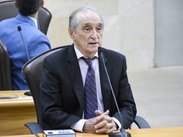 Parlamentares também solicitaram mais investimento na corporação — Foto: João Gilberto.
