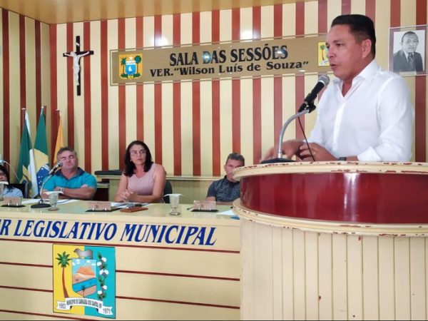 O diretor da Escola da Assembleia apresentou o Conexão Parlamento a representantes de cidades do Seridó — Foto: Divulgação.